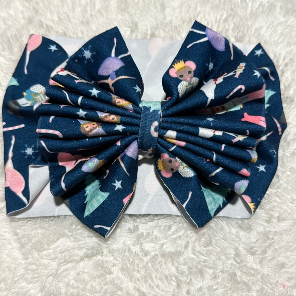 The nutcracker bow